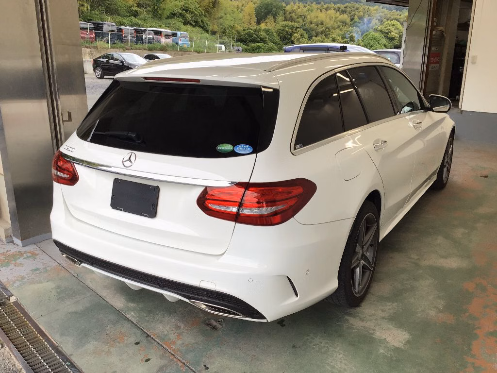MERCEDES-BENZ C-CLASS