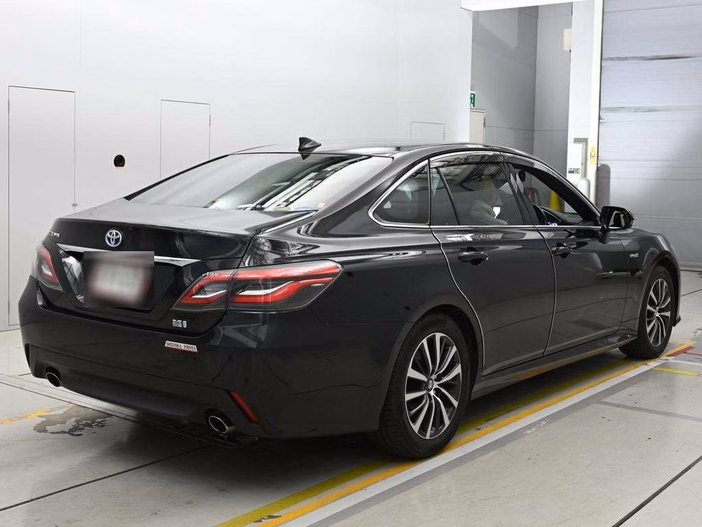 TOYOTA CROWN