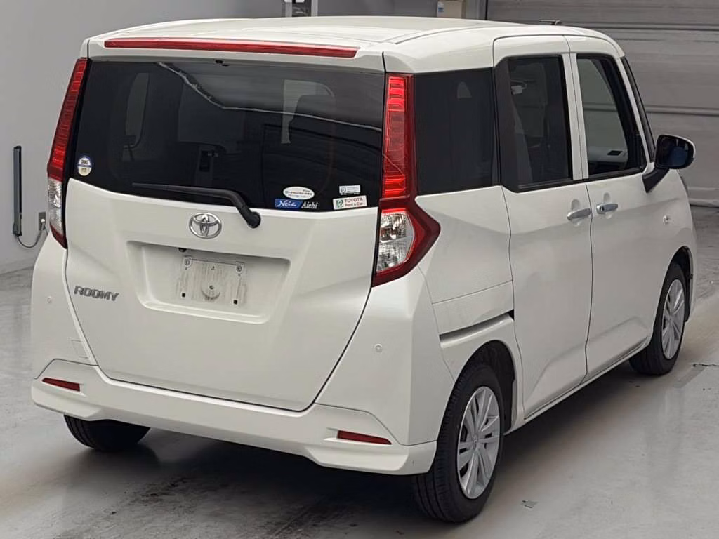 TOYOTA ROOMY