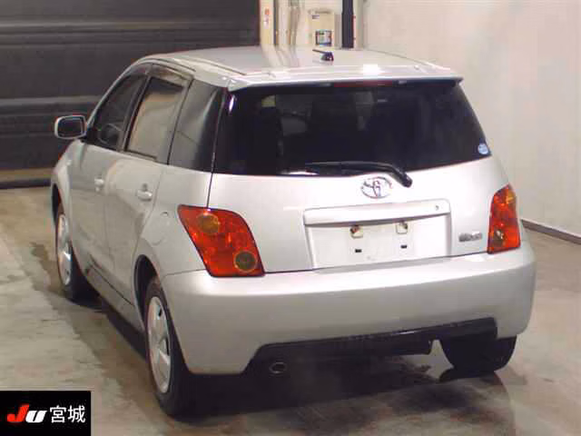 TOYOTA IST