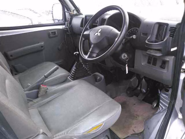 MITSUBISHI MINICAB
