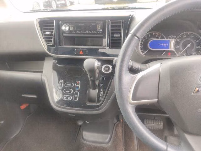 MITSUBISHI EK SPACE