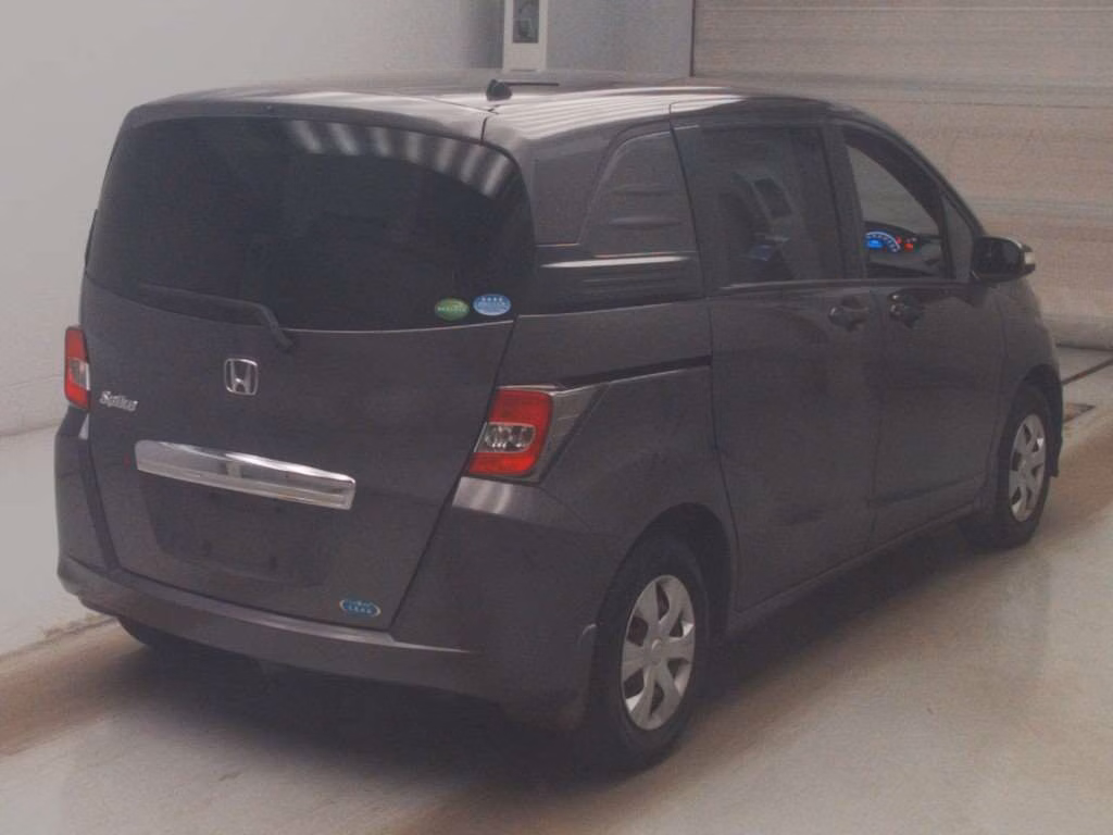 HONDA FREED SPIKE