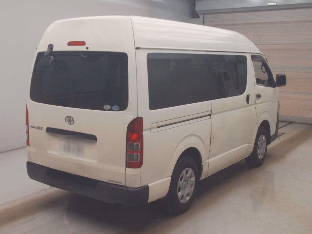 TOYOTA REGIUS ACE