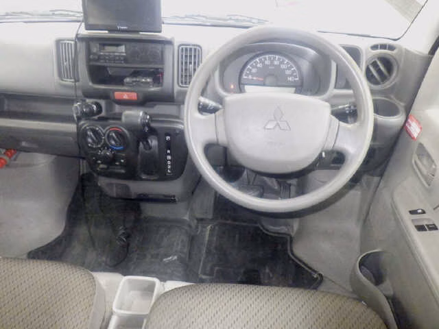 MITSUBISHI MINICAB