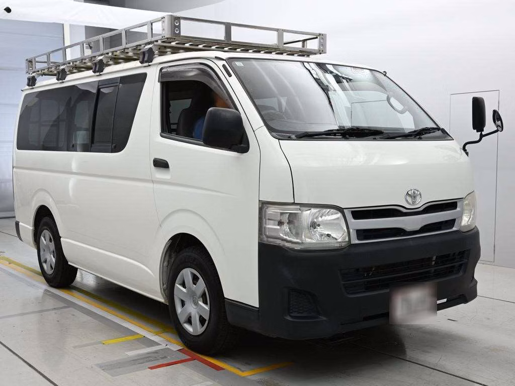 TOYOTA REGIUS ACE