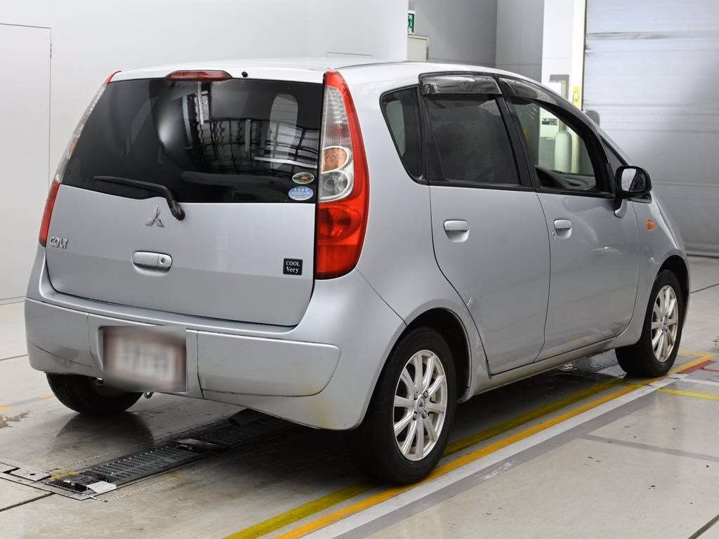 MITSUBISHI COLT