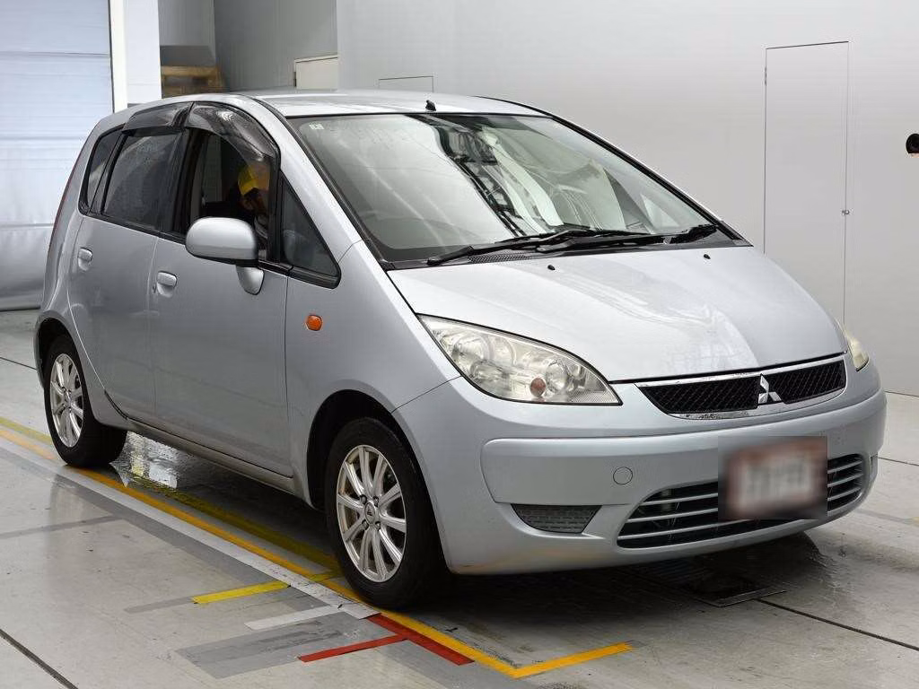 MITSUBISHI COLT