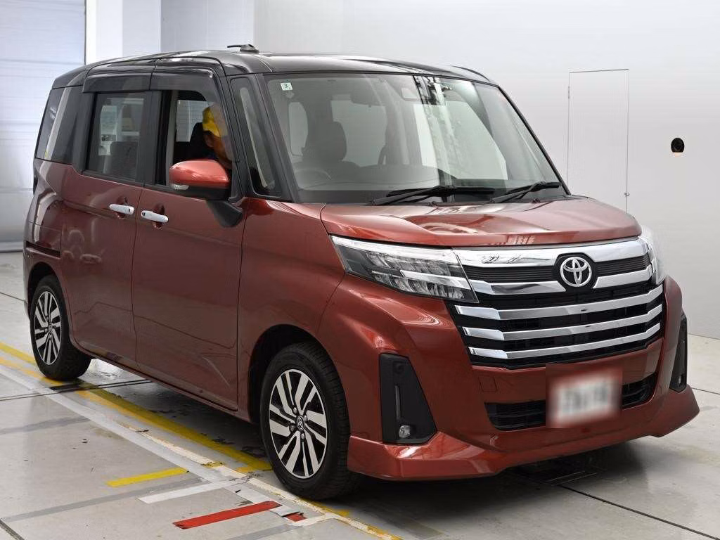 TOYOTA ROOMY