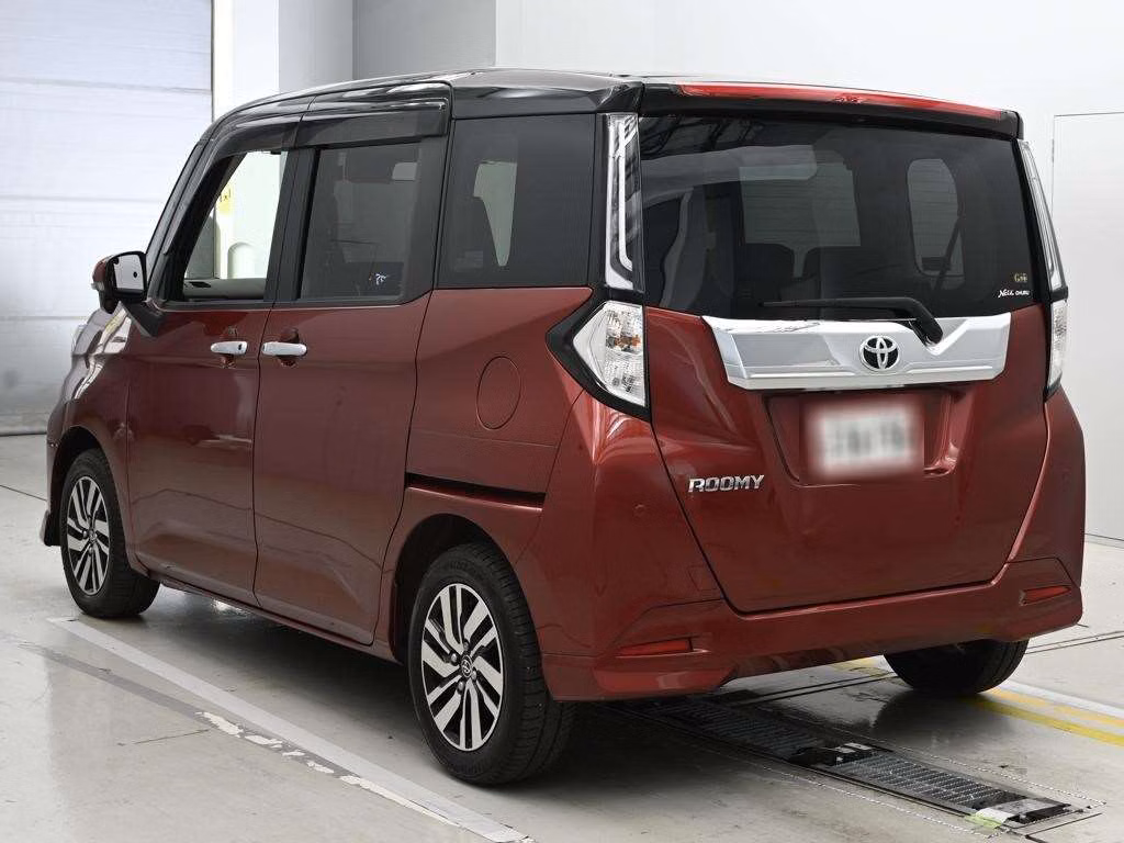 TOYOTA ROOMY