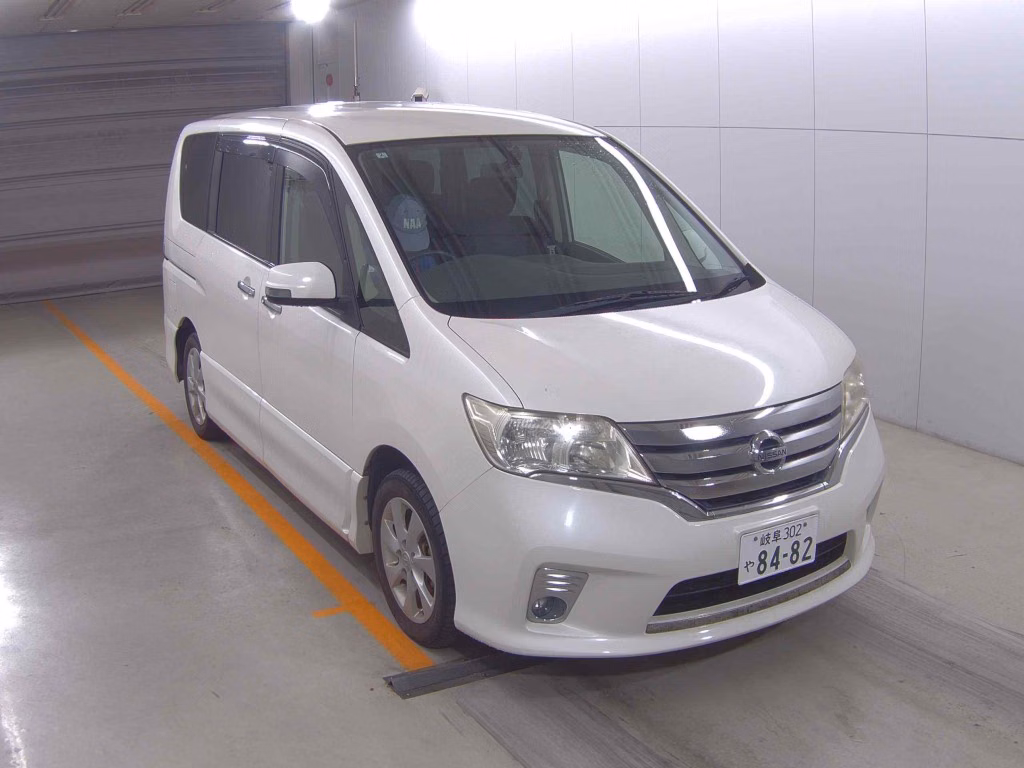 NISSAN SERENA