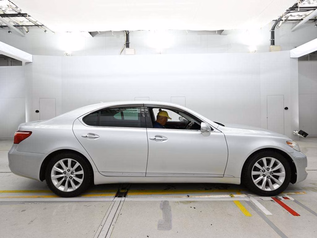 LEXUS LS460
