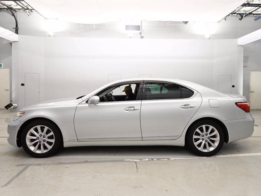 LEXUS LS460