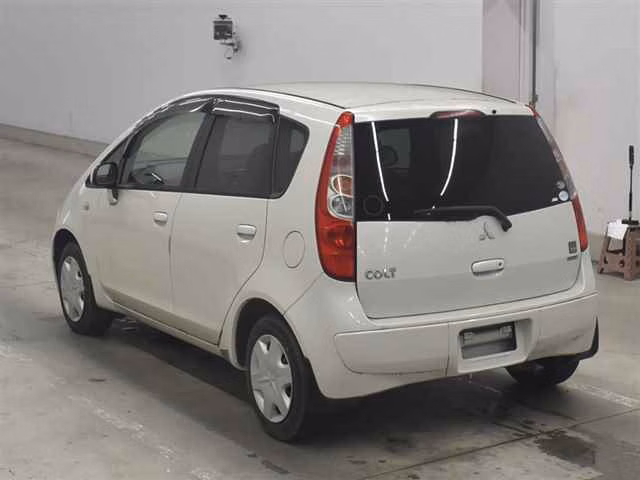 MITSUBISHI COLT