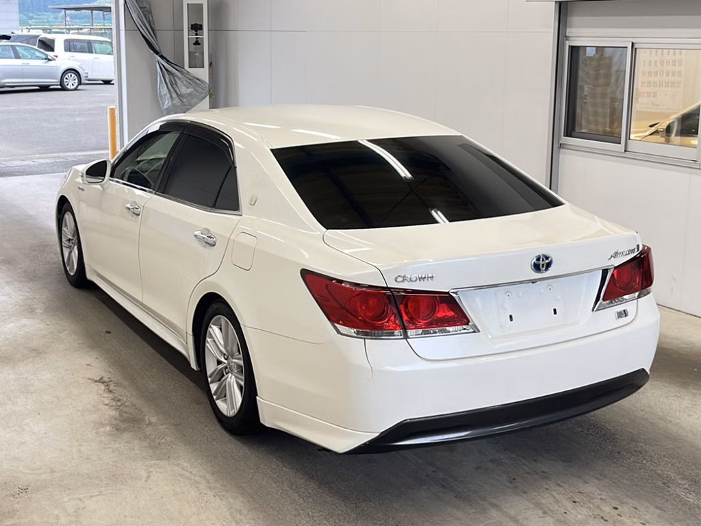 TOYOTA CROWN