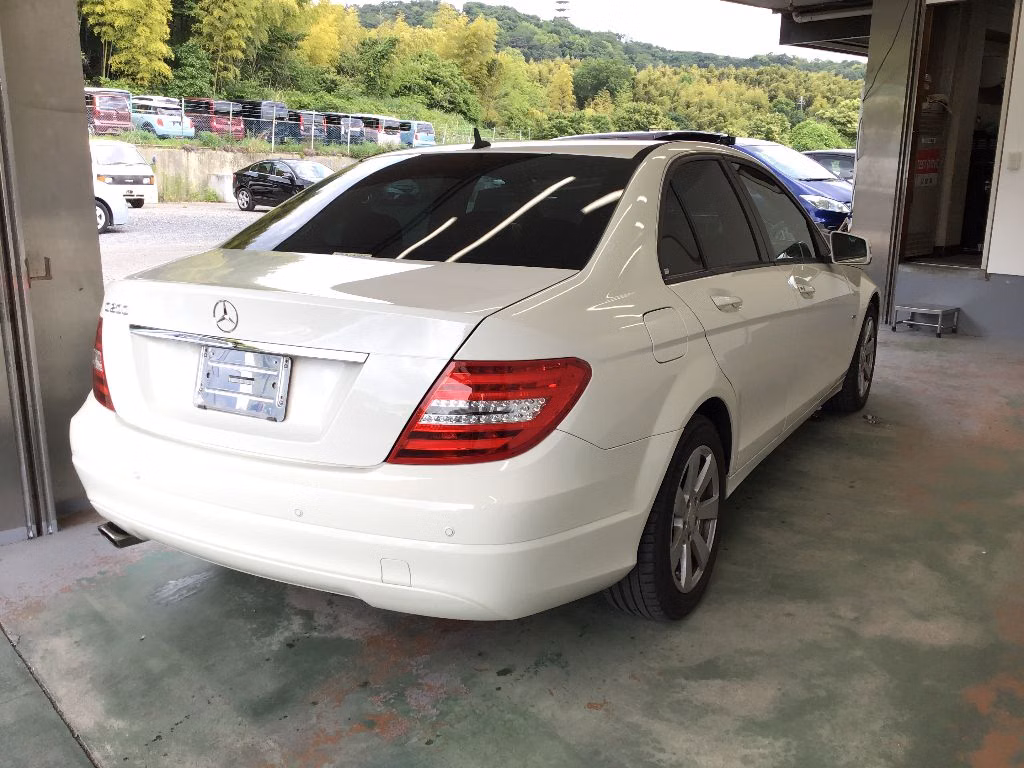 MERCEDES-BENZ C-CLASS