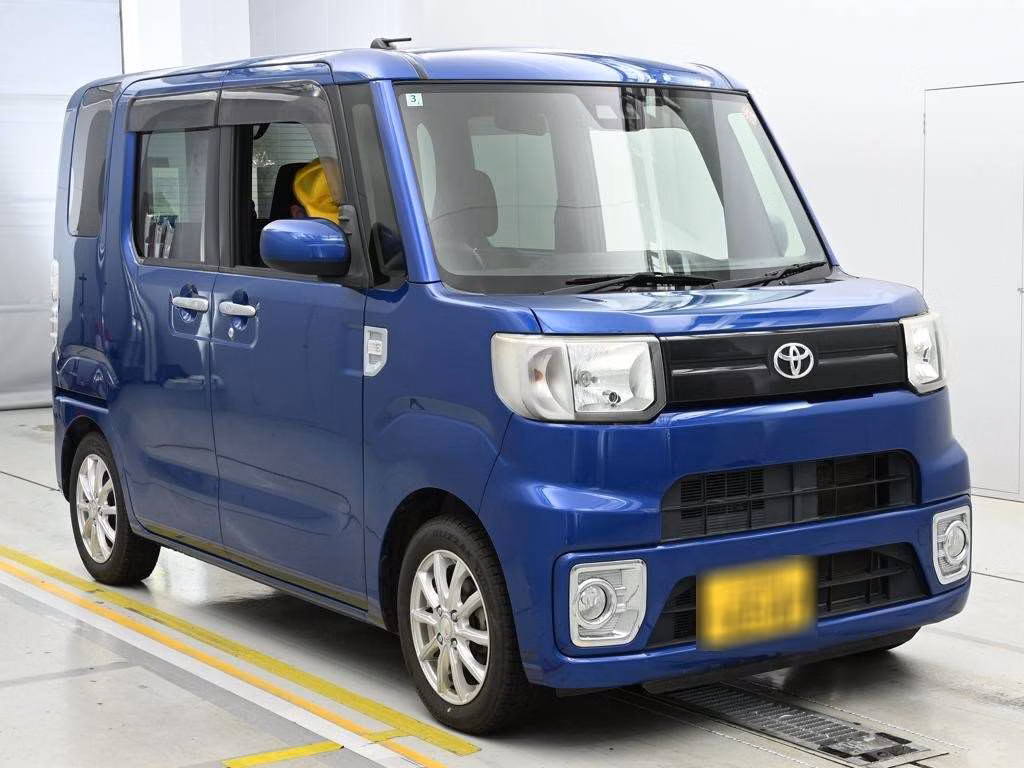 TOYOTA PIXIS MEGA