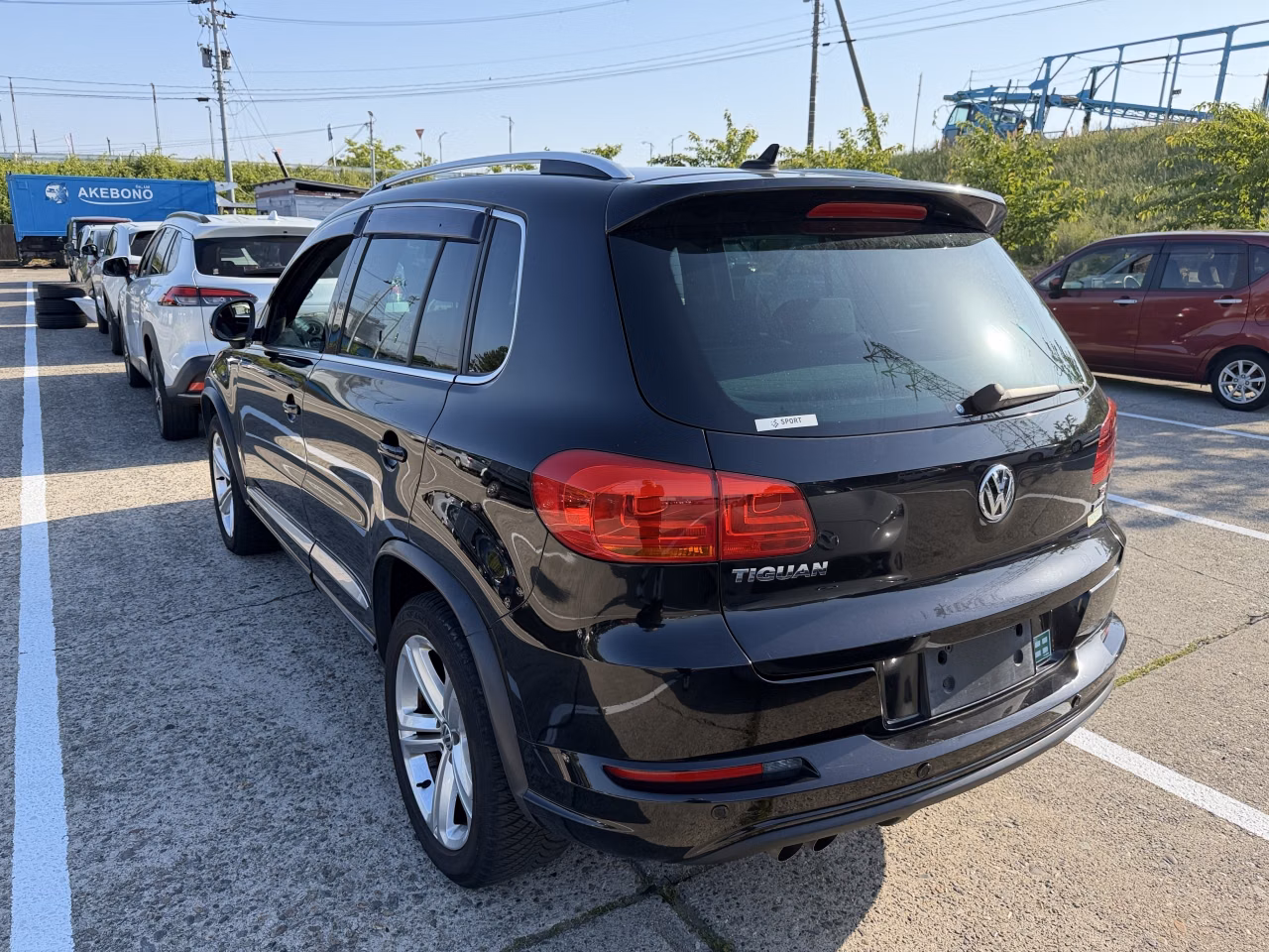 VOLKSWAGEN TIGUAN