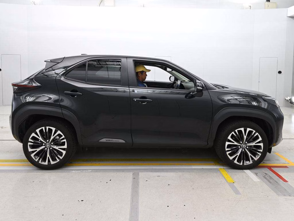 TOYOTA YARIS CROSS