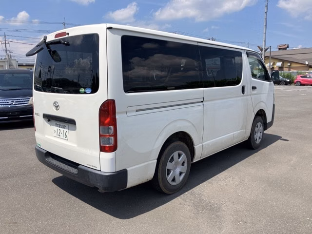 TOYOTA REGIUS ACE
