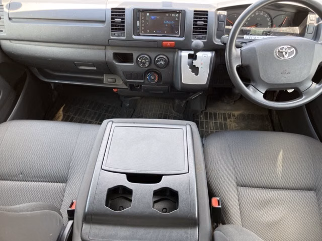 TOYOTA REGIUS ACE