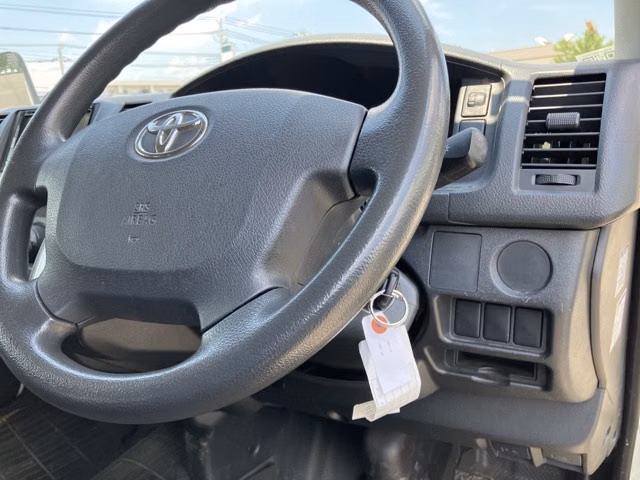 TOYOTA REGIUS ACE