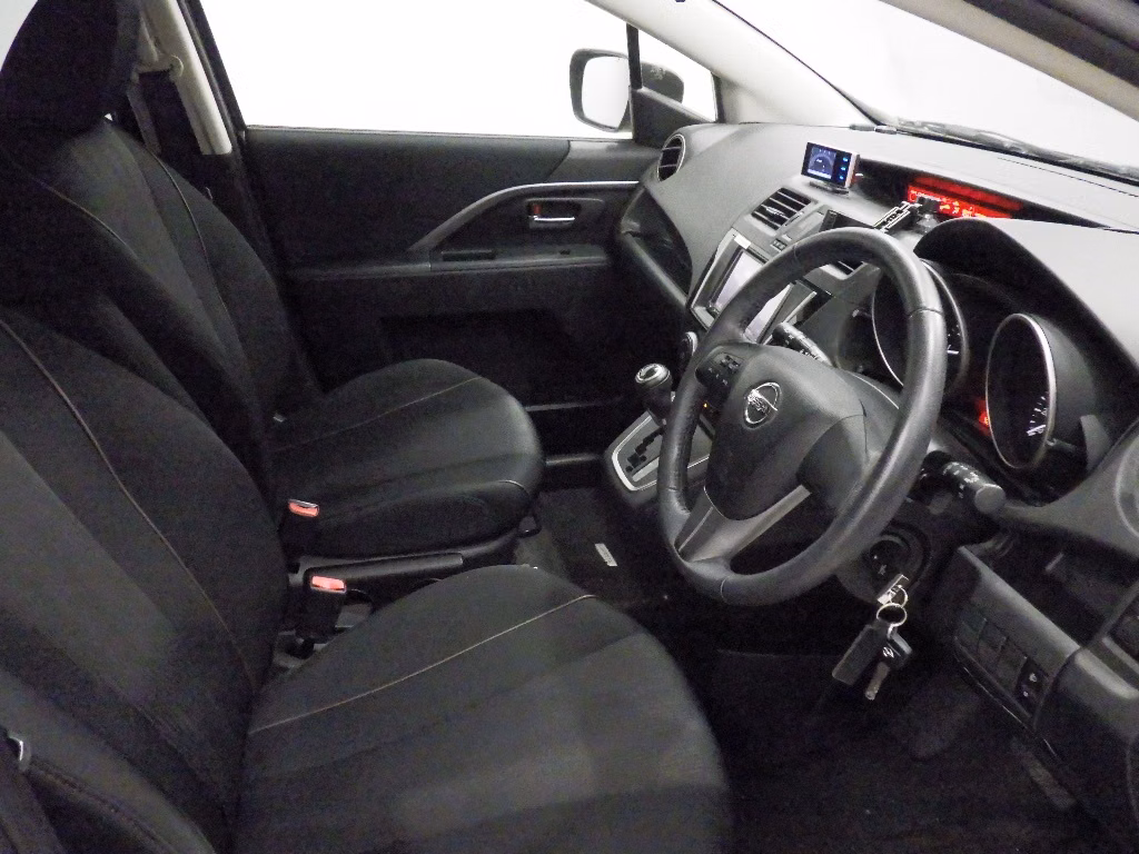 NISSAN LAFESTA