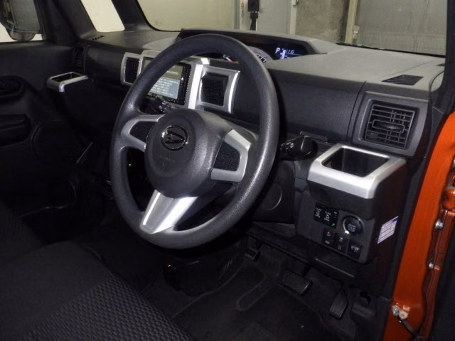 DAIHATSU WAKE