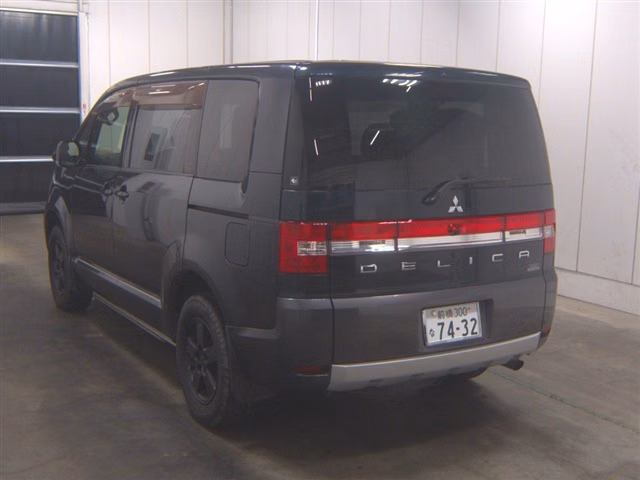MITSUBISHI DELICA D:5