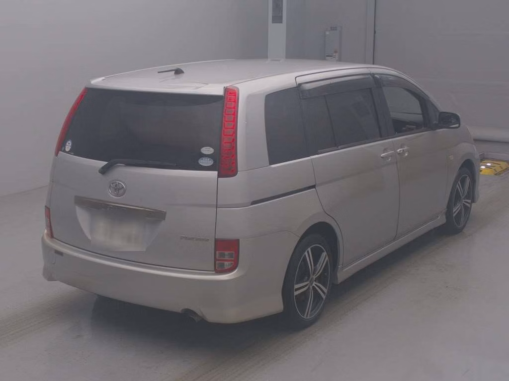 TOYOTA ISIS
