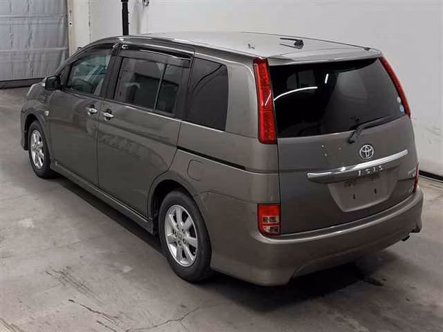 TOYOTA ISIS