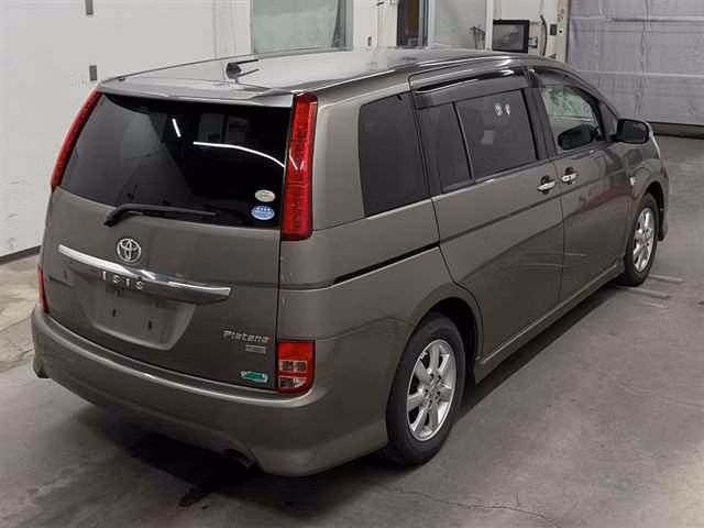 TOYOTA ISIS