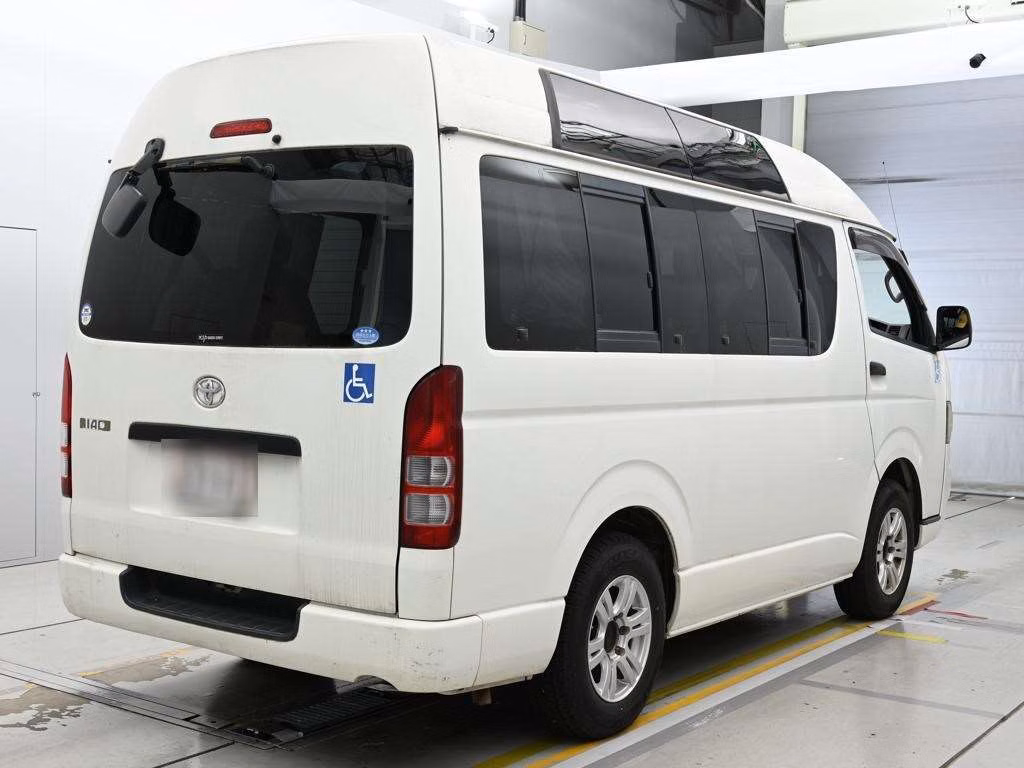 TOYOTA REGIUS ACE