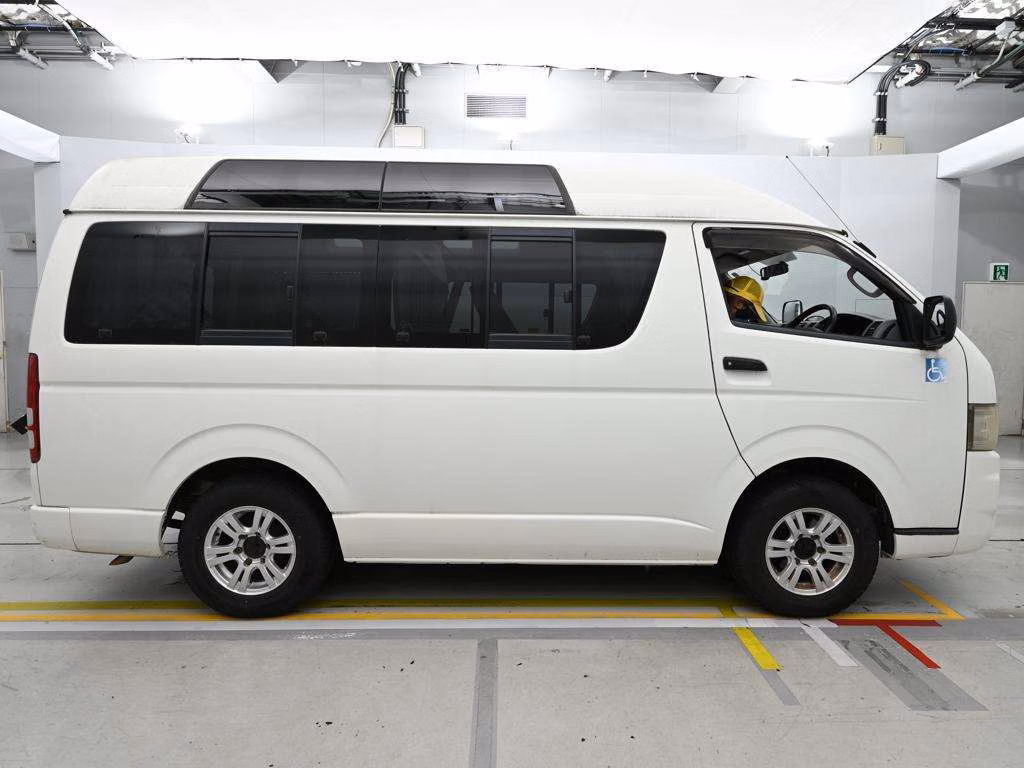 TOYOTA REGIUS ACE