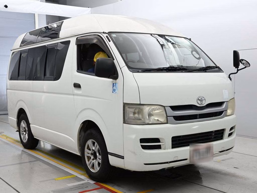 TOYOTA REGIUS ACE