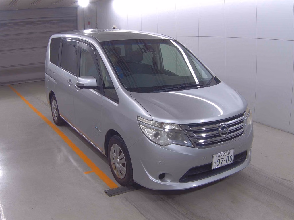 NISSAN SERENA