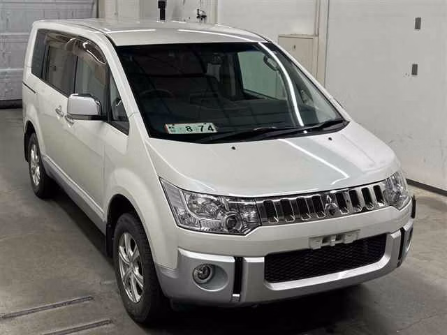 MITSUBISHI DELICA D:5