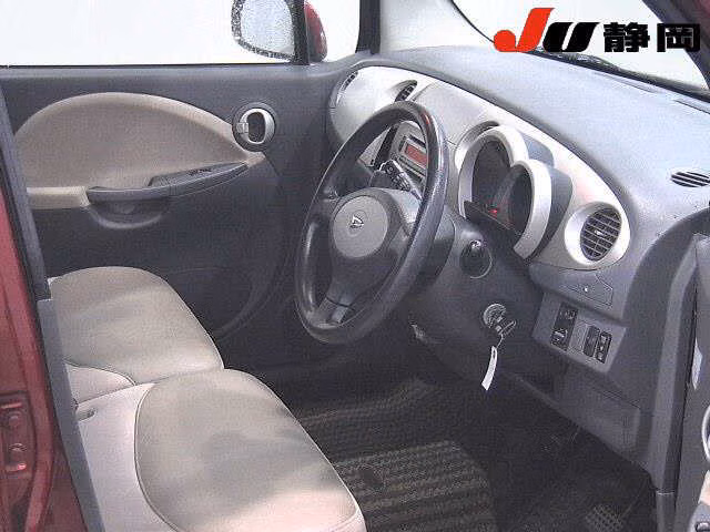 DAIHATSU MOVE LATTE