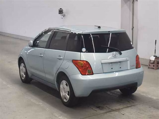 TOYOTA IST