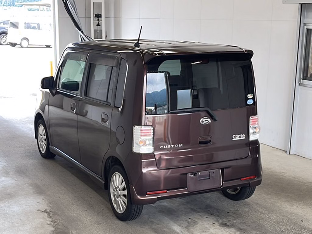 DAIHATSU MOVE CONTE
