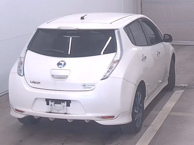 NISSAN LEAF