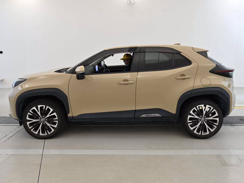 TOYOTA YARIS CROSS