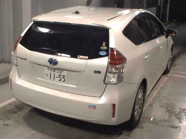 TOYOTA PRIUS ALPHA