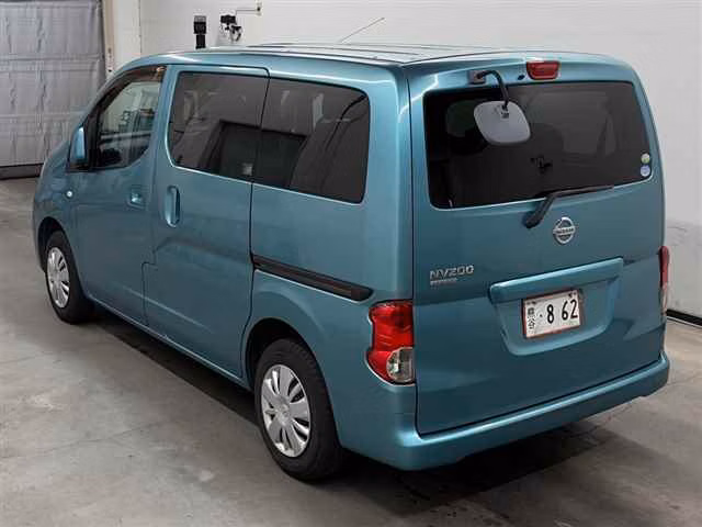 NISSAN NV200