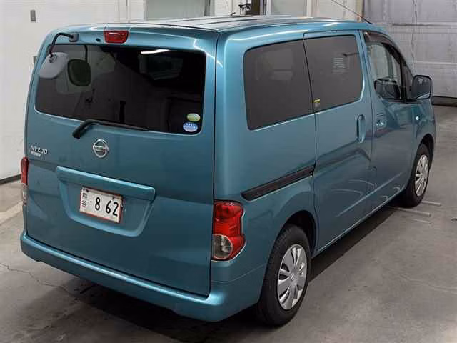 NISSAN NV200