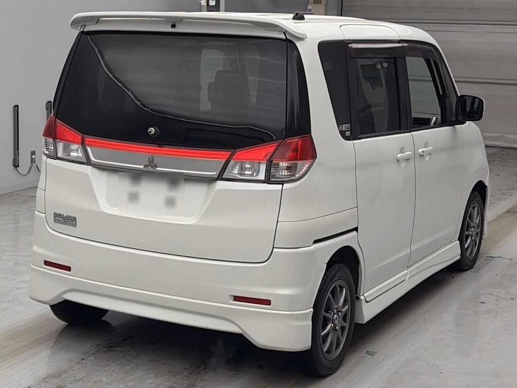 MITSUBISHI DELICA D:2