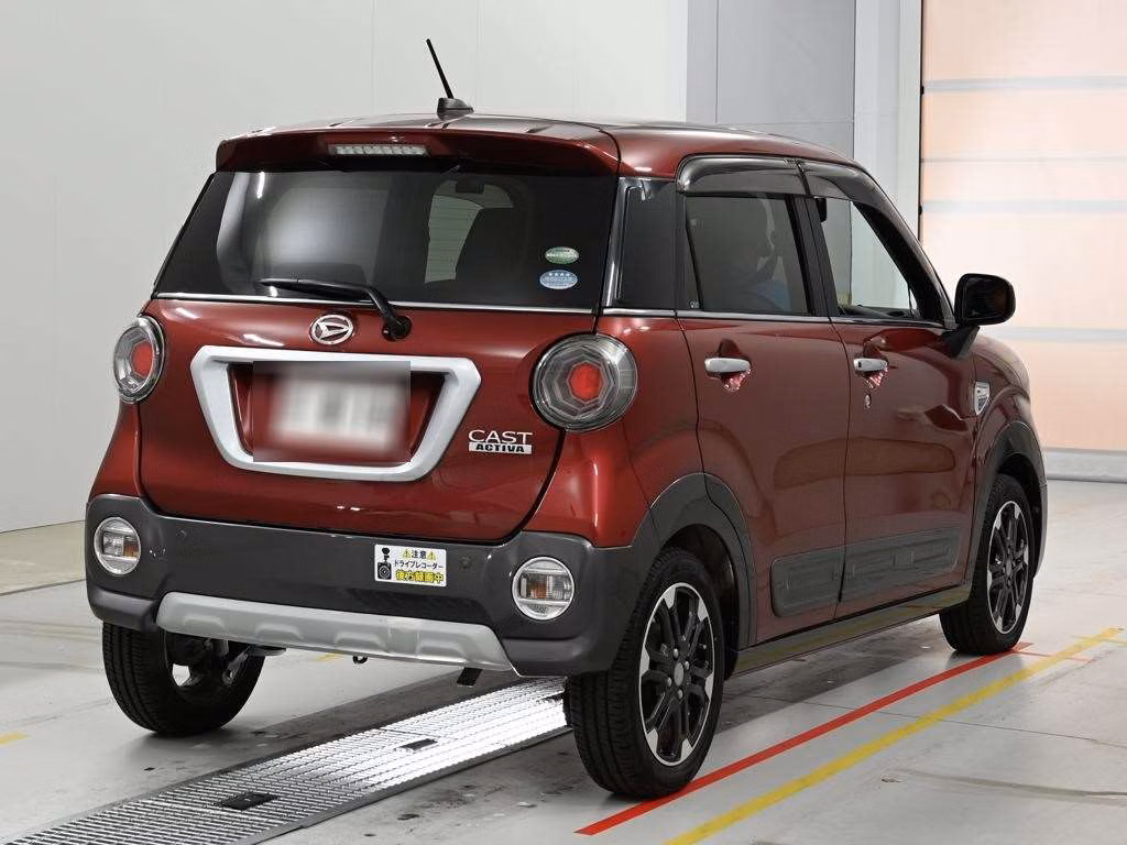 DAIHATSU CAST