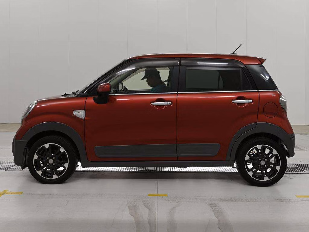 DAIHATSU CAST