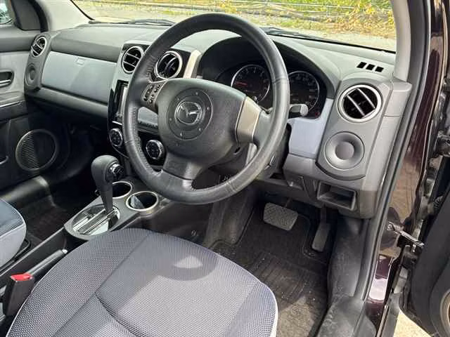 MAZDA VERISA