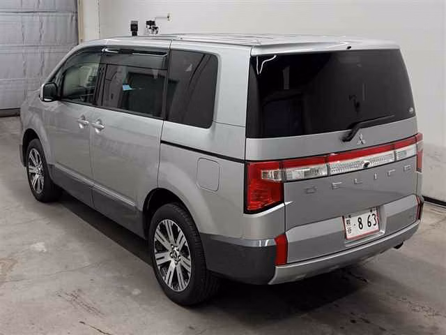 MITSUBISHI DELICA D:5